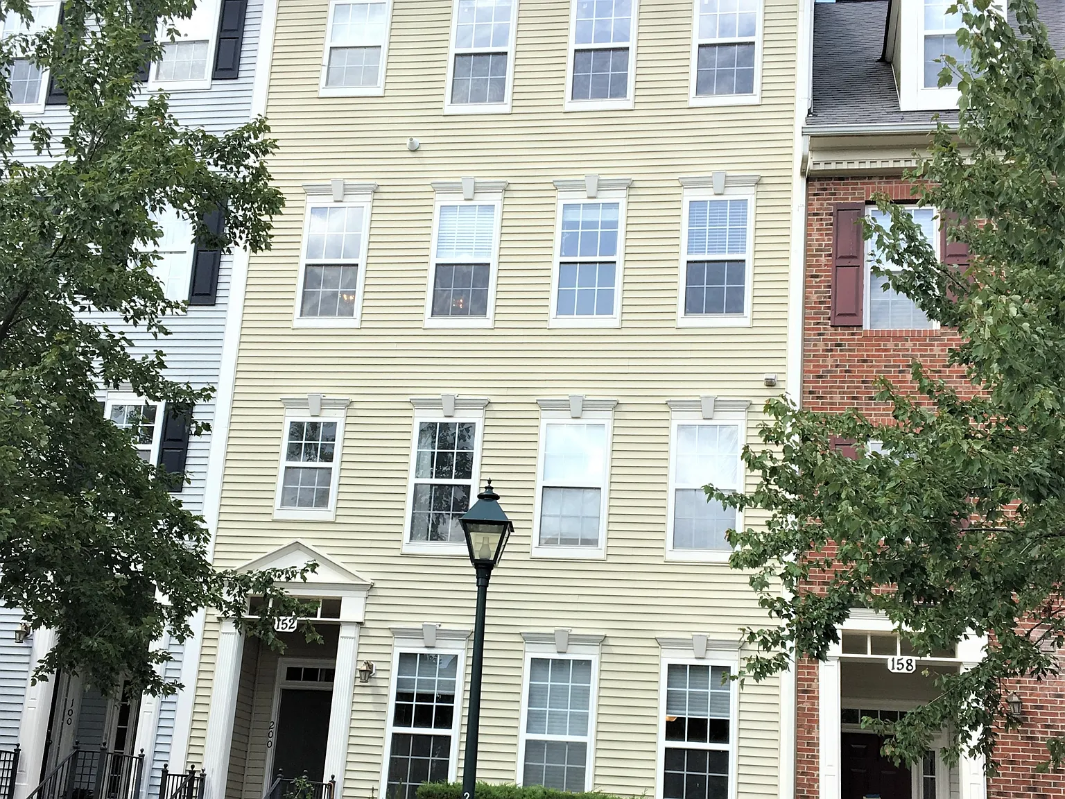 3 bed, 2.5 bath, 2675 sqft, $2,800 — Photo 1