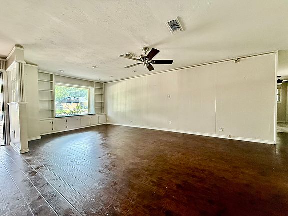 2nd image of 202 Juniper St
