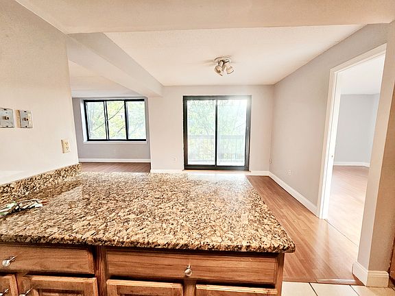 2nd image of 85 Brainerd Rd APT 516