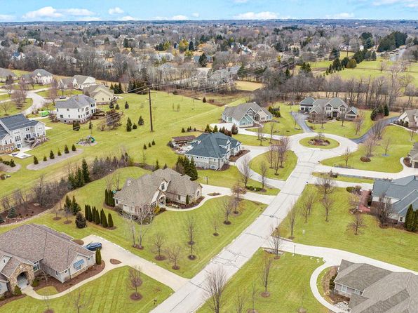 11527 North Creekside COURT, Mequon, WI 53092