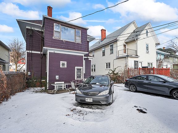 4th image of 33 Blaine Ave