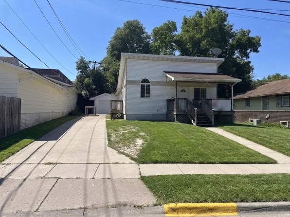 2808 Oakland St, Ames, IA 50014