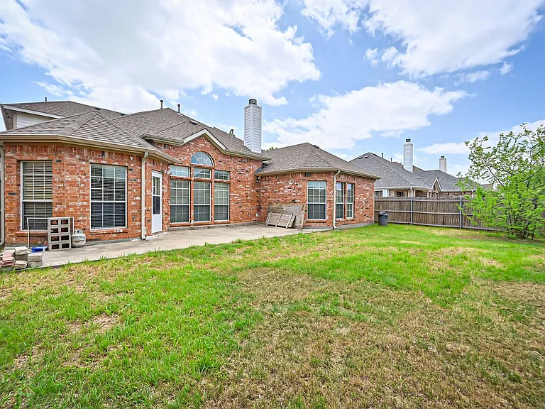2716 Eastland Dr — Photo 37