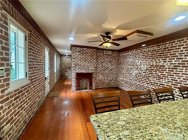 1027 Chartres St #F — Photo 13