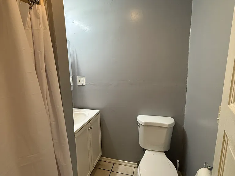 30 Haendel St #2E — Photo 3