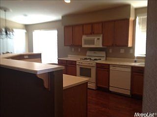 3rd image of 2821 Egret Ln
