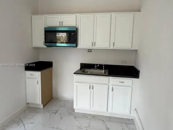 1375 NE 135th St #B, Miami, FL 33161