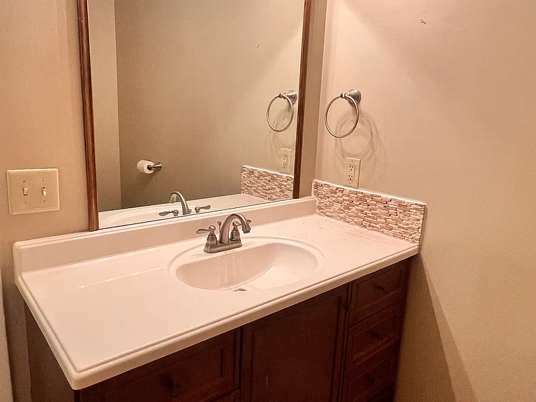 2677 S Grant Ave — Photo 11