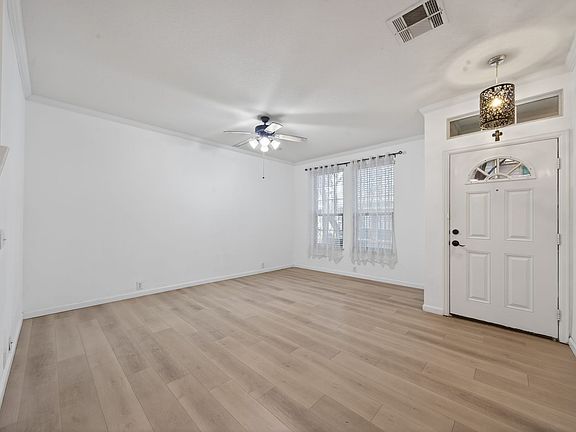 4th image of 2642 Grayson Way