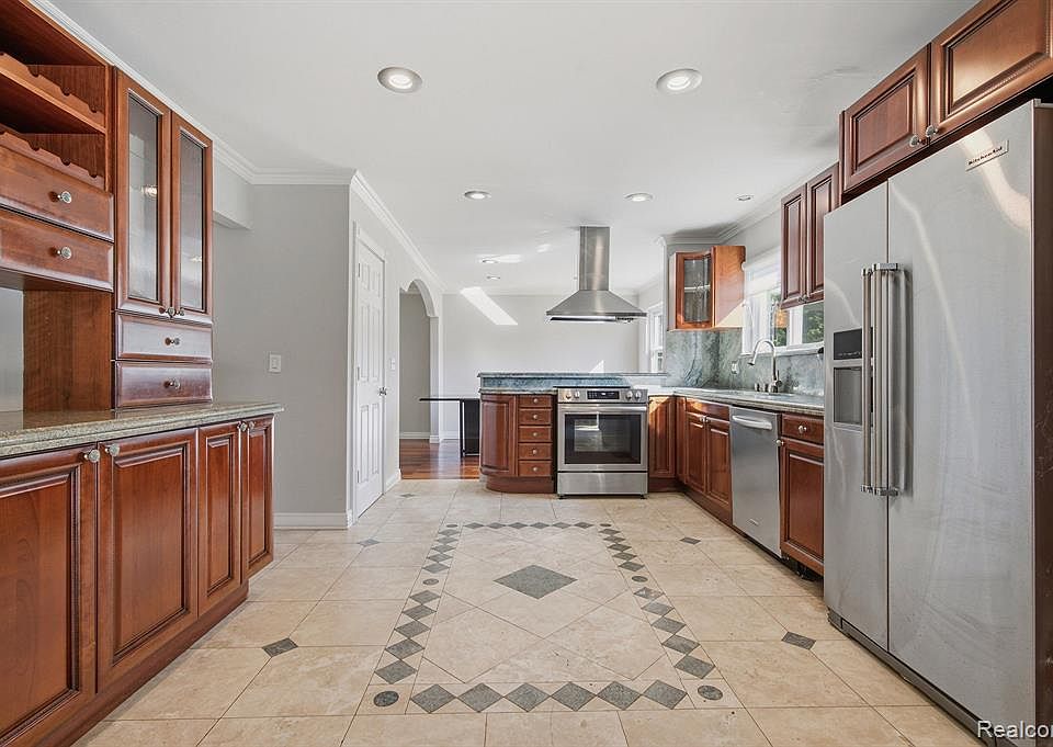 41757 Cherry Hill Rd, photo 15
