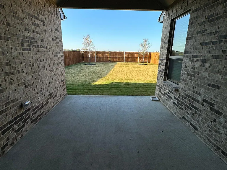 2504 Tilden Ln — Photo 26