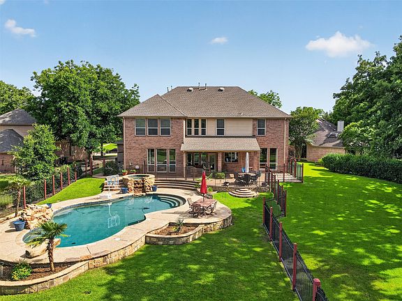 4th image of 2409 Summer Ct