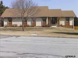 3310 Birchwood Dr, Bellevue, NE 68123