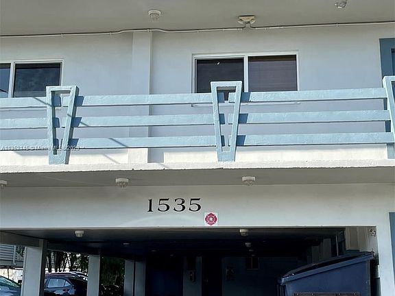 2nd image of 1535 SE 15th St APT 202