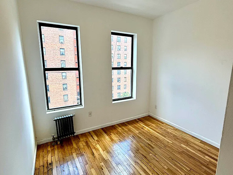 11 Avenue D #13 — Photo 2