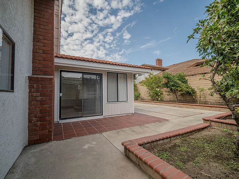 18950 Mount Walton Cir — Photo 35