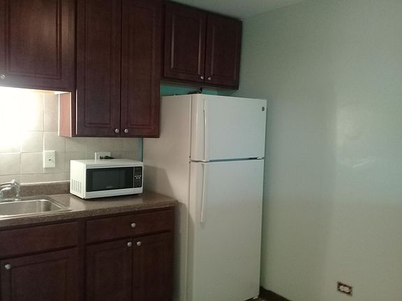 2nd image of 4939 S Dorchester Ave APT 2A
