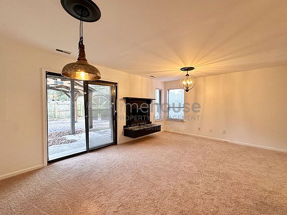 5th image of 4611 Fern Oak Ct