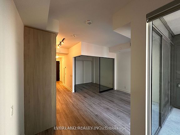 5th image of 108 Peter St Suite 1710