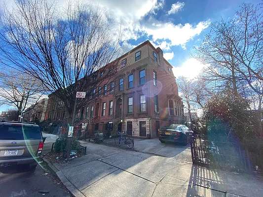 Rented by Lang Realty LLC | media 23