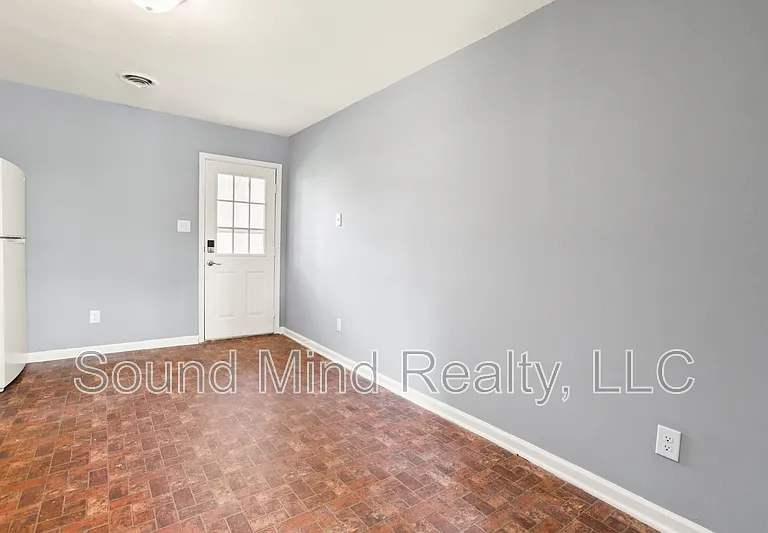 2600 Mallard Ct — Photo 2