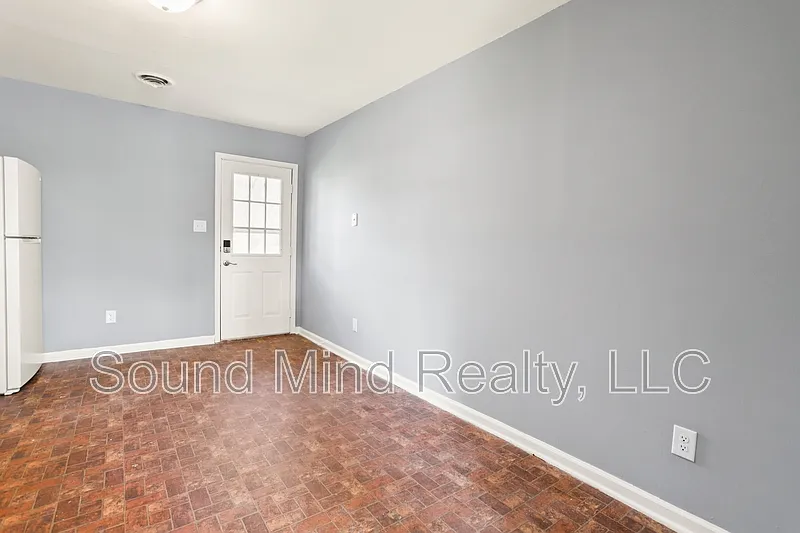 Building Photo - 2600 Mallard Ct
