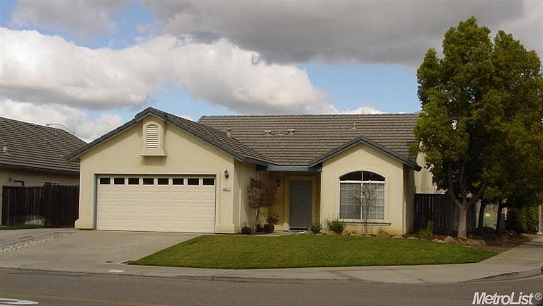 1st image of 2807 Mosswood Dr