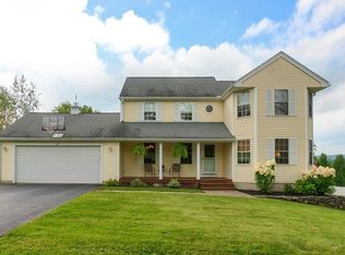 83 Legate Hill Rd, Leominster, MA 01453
