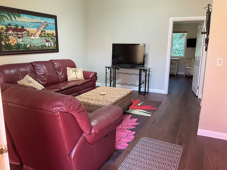 4722 Lakeview Ave — Photo 3