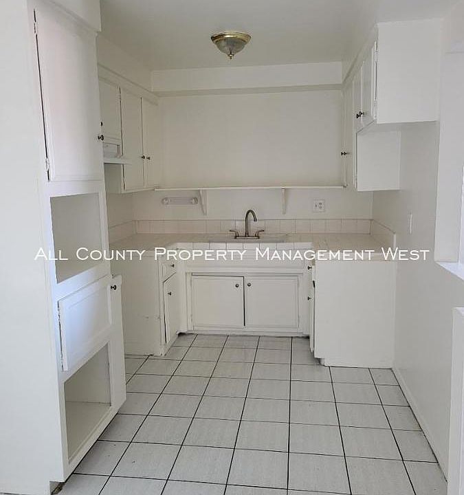 1st image of 608 Via Altamira APT B