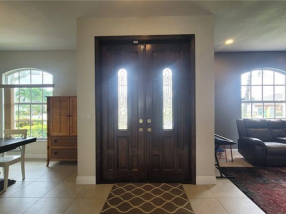 3rd image of 4930 SW 25th Ct