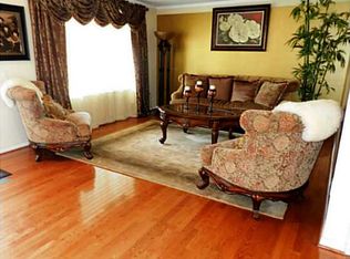 23 Foxshire Cir, Rochester, NY 14606