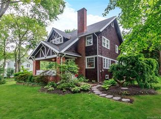 142 Warwick Ave, Fairfield, CT 06825