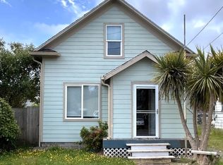 209 Lake St SE, Ilwaco, WA 98624