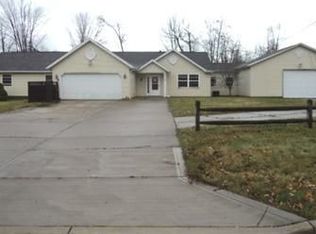 7703 Lake Rd, Madison, OH 44057