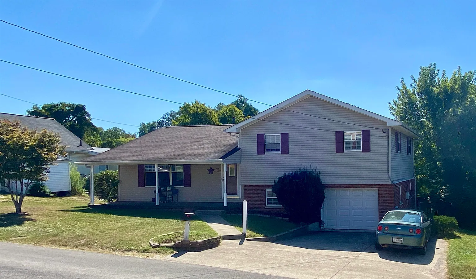 58 Holley Ave photo 1