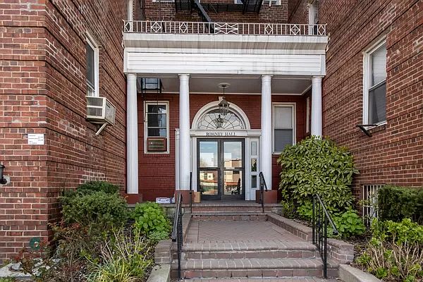 1st image of 114-20 Queens Blvd #C-6