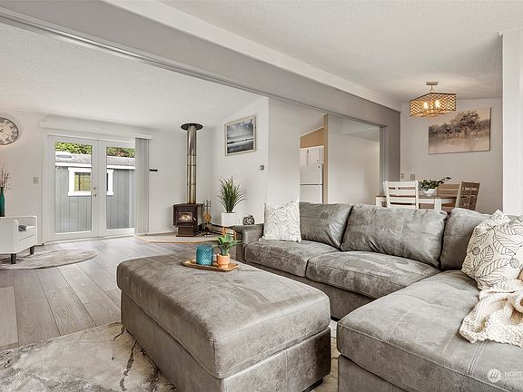 5th image of 7518 Stinson Avenue