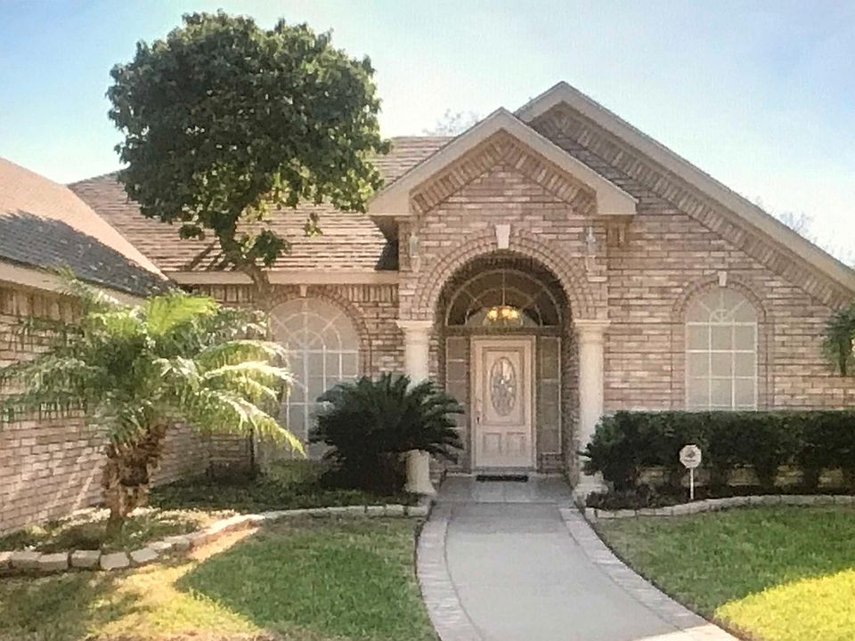 1st image of 2813 Pelican Ave