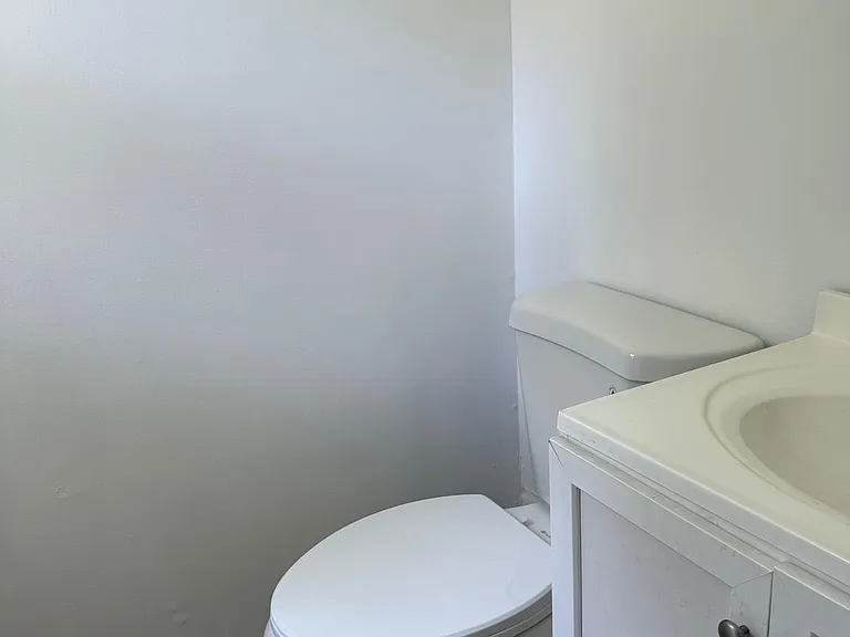 148 W Edinburgh Dr — Photo 10