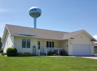 436 N 17th St, Geneva, NE 68361
