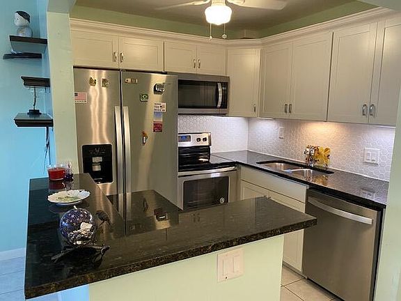 5th image of 24 Kingswood E #24-B
