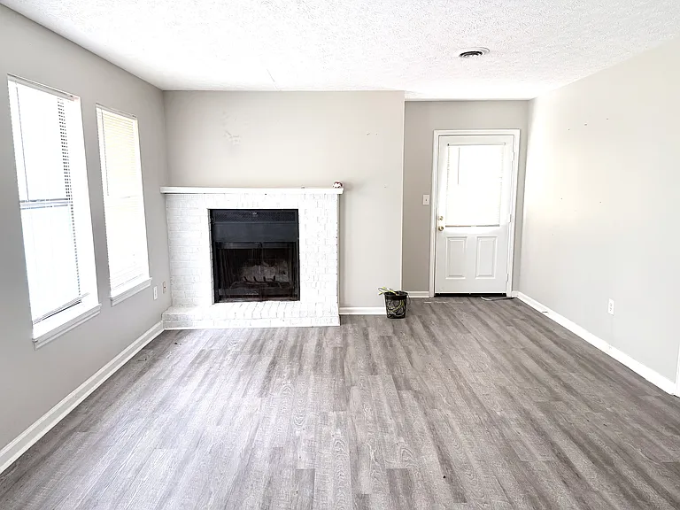 170 Vaughn Rd — Photo 7