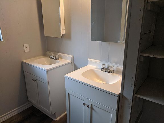 Double vanity in master bath