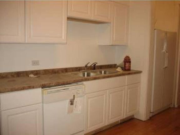4th image of 5857 N Kenmore Ave