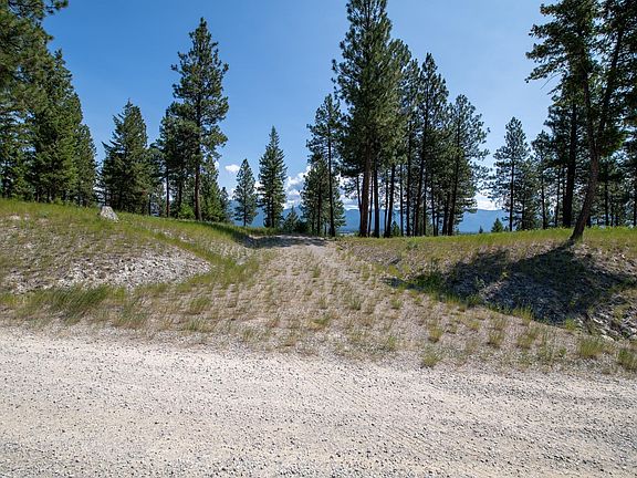 4th image of 19 Hillandale Trl