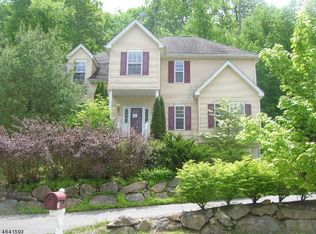 15 Bowers Dr, Hackettstown, NJ 07840
