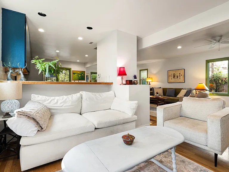910 Nowita Pl — Photo 7