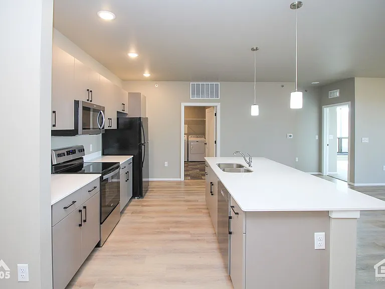 University Hills Village — Photo 277