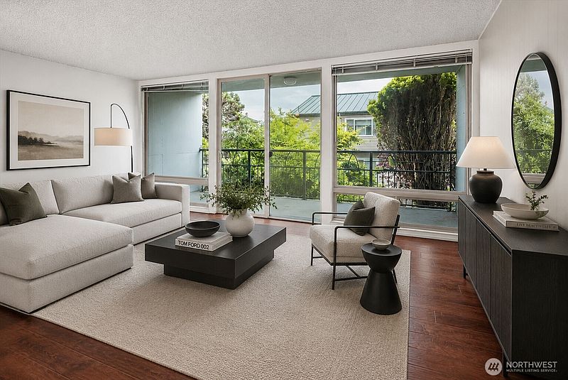 3rd image of 507 W Mercer Street #104